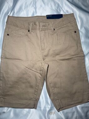 Faded Glory Women’s Tan Flat Front Shorts